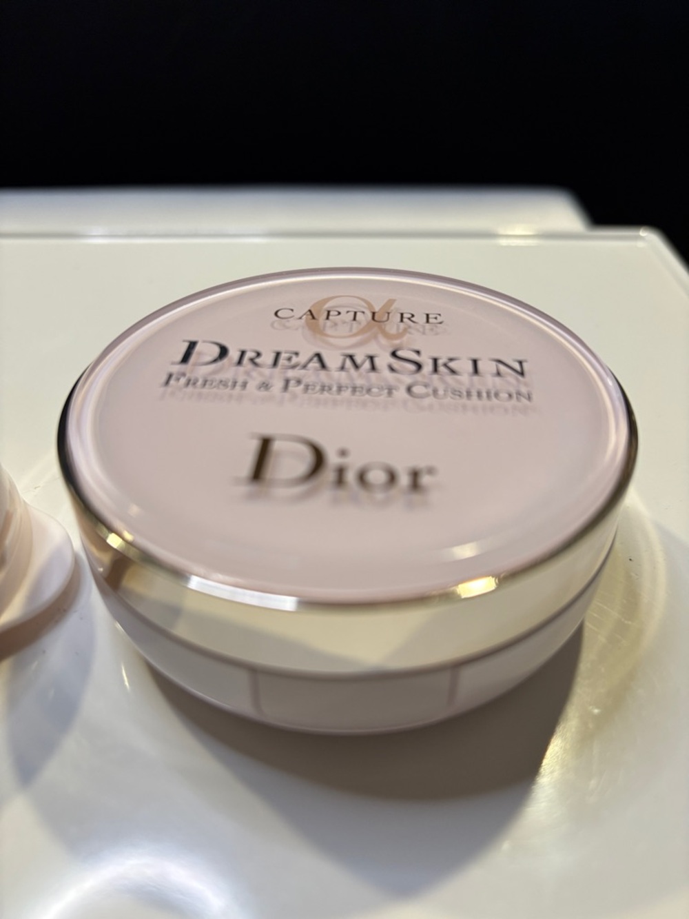 Dior DreamSkin Fresh & Perfect Cushion w extra refill shade 030 - Picture 7 of 8